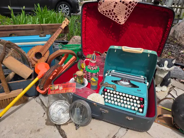 Save the date for a rural oddities and vintage market sale pyrex in Arts & Collectibles in Mississauga / Peel Region - Image 4