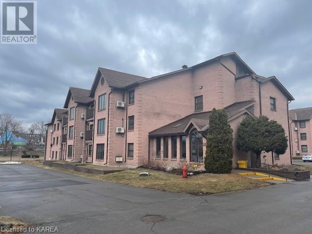 7 CENTRE Street Unit# 102 Greater Napanee, Ontario in Condos for Sale in Napanee