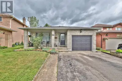 This spacious 4-level backsplit offers 3+1 bedrooms plus an additional room ideal for a home office,...