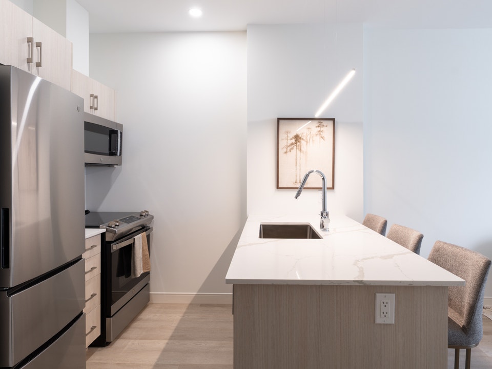 BREATHTAKING -NEW 2 BEDROOM FOR THE FALL SEASON DOWNTOWN HALIFAX 3