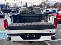 2025 SIERRA 1500 AT4 3.0L Duramax Diesel, Sunroof, AT4 Preferred pack, 20 inch wheels, Clean Carfax!... (image 5)