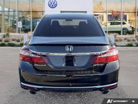 KBB.com Brand Image Awards. This Honda Accord Sedan delivers a Regular Unleaded I-4 2.4 L/144 engine... (image 3)