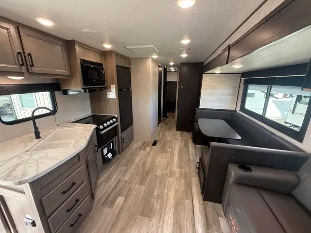 2023 Jayco Jay flight 294QBS in Travel Trailers & Campers in St. Albert - Image 15
