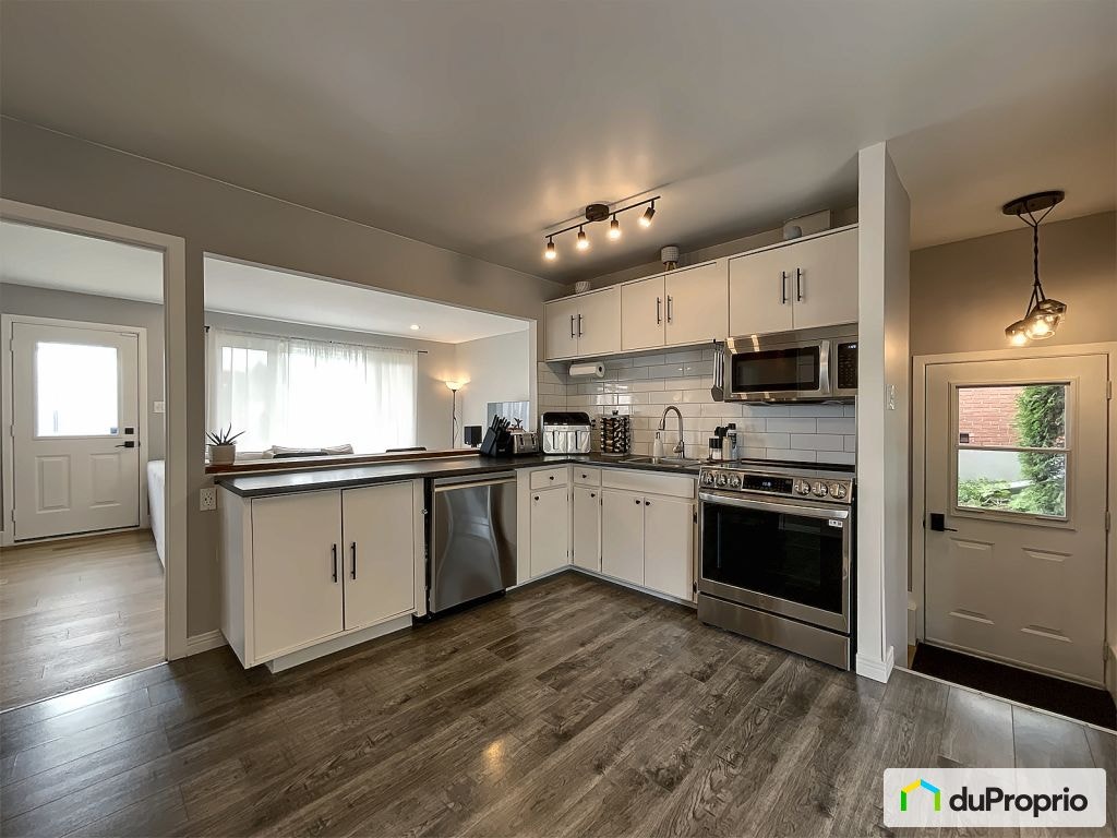 $477,900 - Bungalow for sale in Sherbrooke (Fleurimont) — photo 3