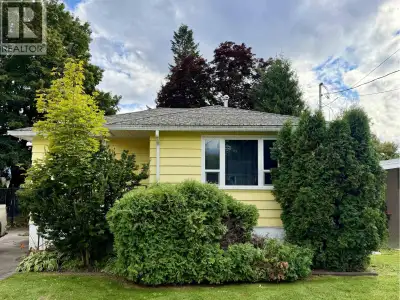 Great little home! The main floor offers a bright open kitchen and living room with a tasteful featu...