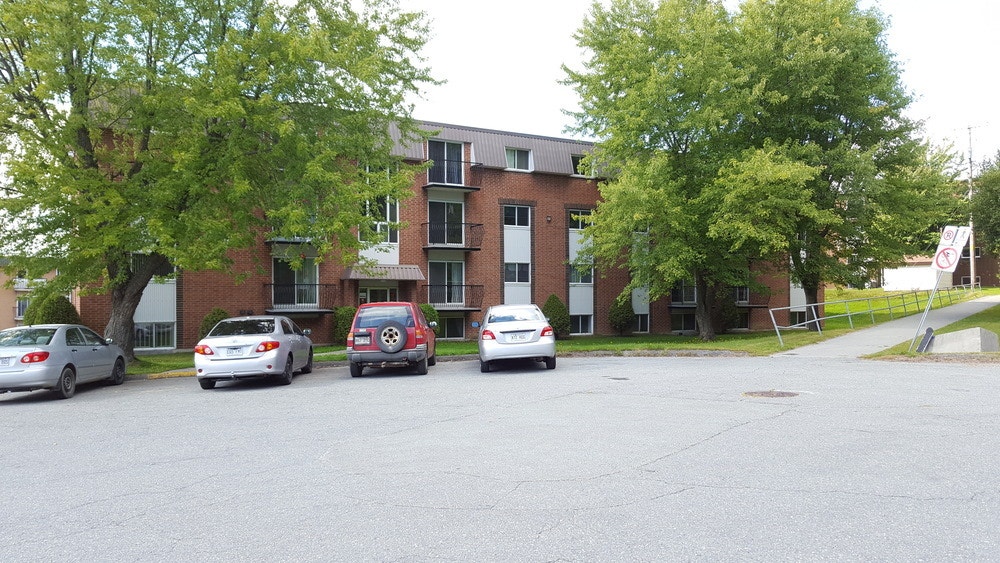 215 18e avenue — photo 2