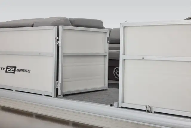 2026 Sun Tracker Party Barge 22 XP3 TRITOON pontoon boat in Powerboats & Motorboats in Vernon - Image 31