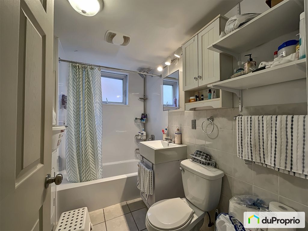 $839,000 - Triplex for sale in Longueuil (Vieux-Longueuil) — photo 3