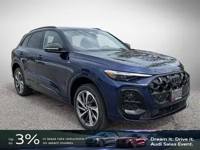 This Audi Q5 boasts a Intercooled Turbo Premium Unleaded I-4 2.0 L/121 engine powering this Automati...