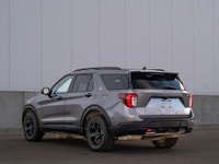 CARGET AUTOMOTIVE is thrilled to offer this 2022 Ford Explorer Timberline, a rugged, off-road-focuse... (image 8)