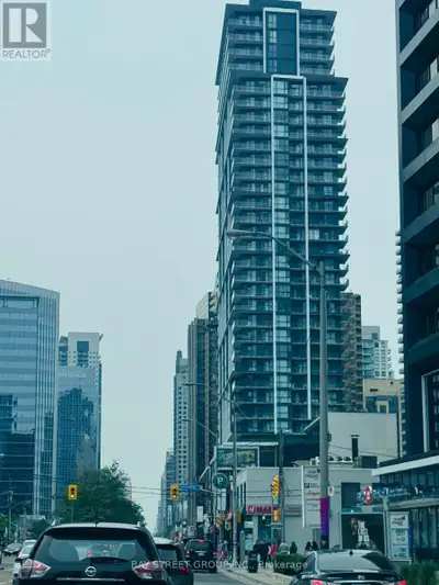 912 - 4955 YONGE STREET Toronto (Willowdale East), Ontario