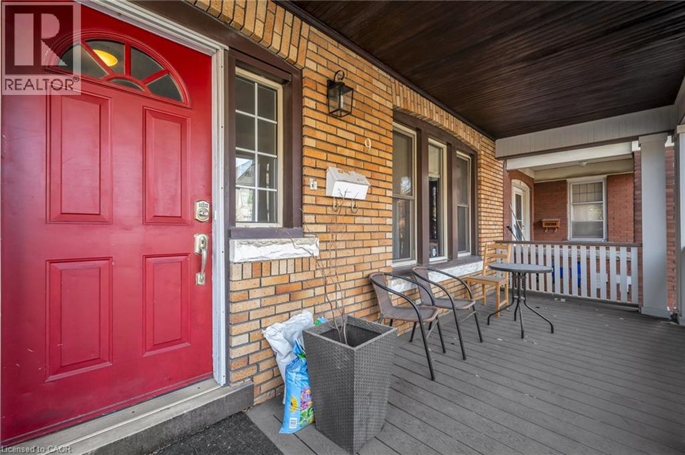 9 MELROSE Avenue S Unit# UPPER Hamilton, Ontario 3