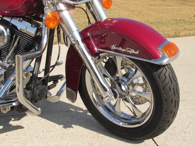 2006 Harley-Davidson FLSTC Heritage Softail Classic in Sport Touring in Leamington - Image 6