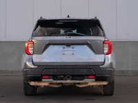 CARGET AUTOMOTIVE is thrilled to offer this 2022 Ford Explorer Timberline, a rugged, off-road-focuse... (image 7)