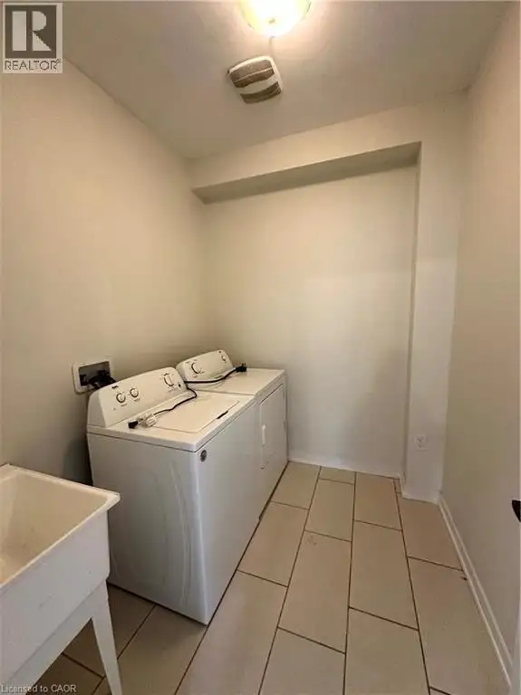 7 ABERCROMBIE Crescent Brampton, Ontario in Long Term Rentals in Mississauga / Peel Region - Image 12