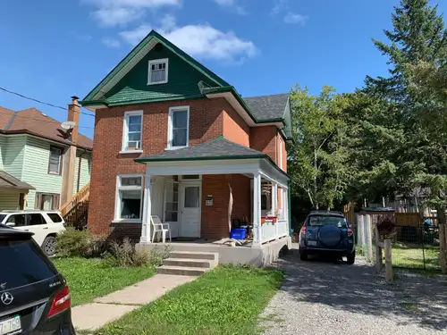 DOWNTOWN PETERBOROUGH STUDENT HOUSE. Available MAY 1. Classic student five bedroom with, washing mac...