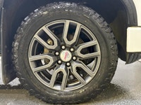 Experience the perfect blend of rugged capability and modern sophistication with the 2021 GMC Sierra... (image 4)
