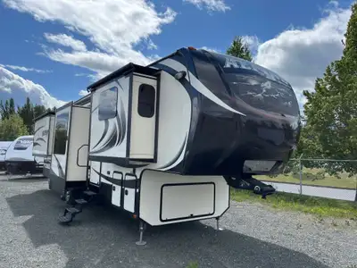 Maximum Sleeping Capacity 6 Number Of Slideouts 6 Length (ft-in / m) 39' 1' / 11.9 Interior Height (...