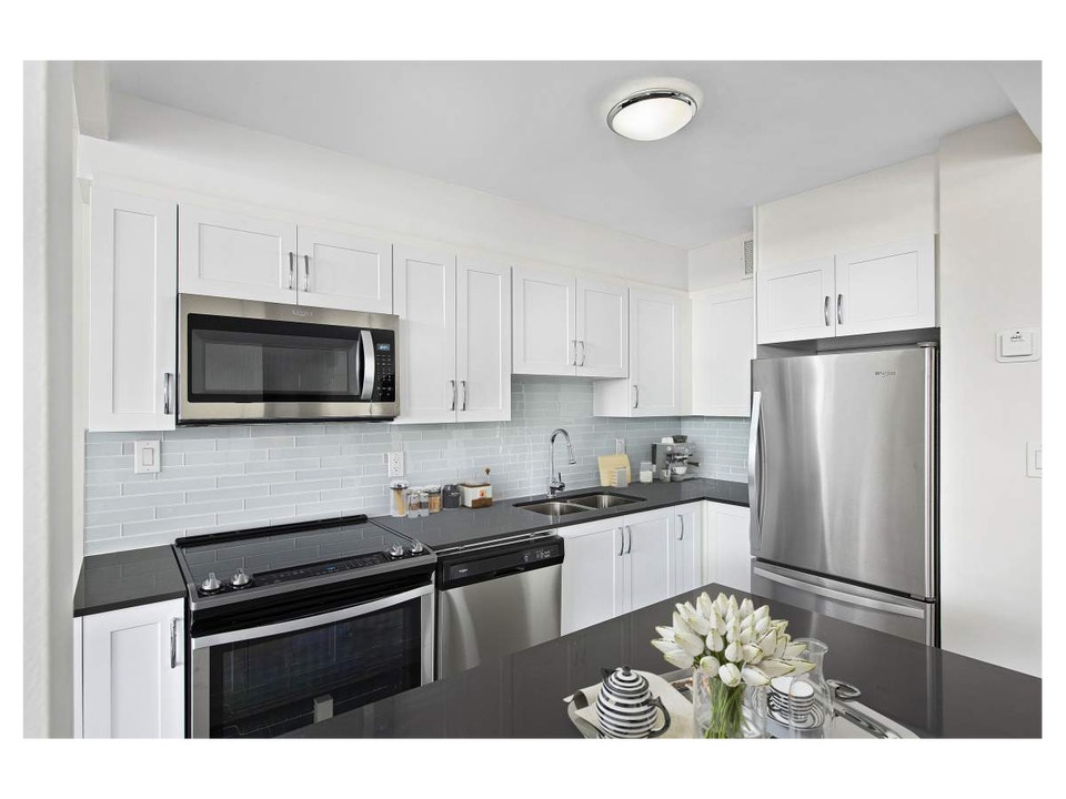2 Bedroom Apartment for Rent - 1110 Caven St 4