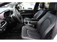Select|AWD|Navi|S Appearance|Pano Sunroof 2026 Chrysler Pacifica Select Select|AWD|Navi|S Appearance... (image 8)