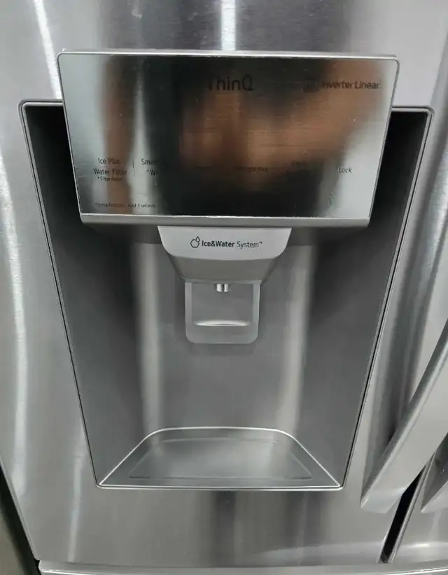 LG 36" Stainless Steel 4 Door Fridge Refrigerator Bottom Freezer in Refrigerators in Hamilton - Image 4
