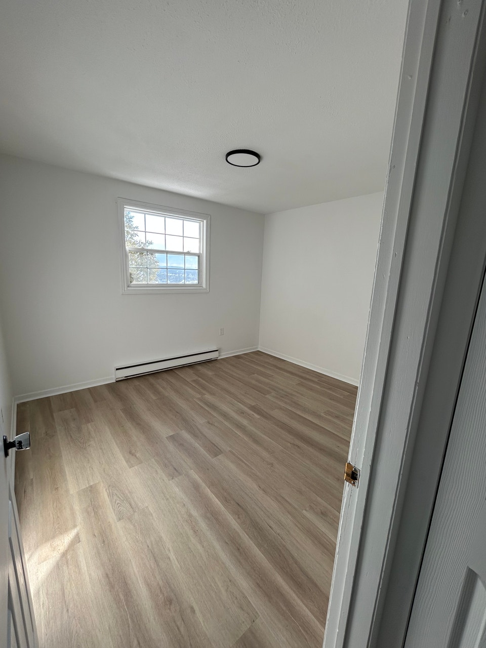 EAST 130 INVERNESS NEWLY RENOVATED Multiple 2 BEDROOM UNITS 5