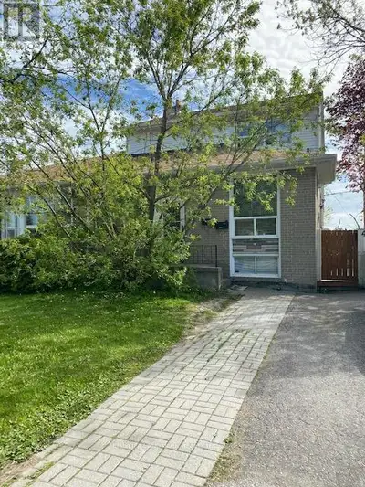 49 COMBERMERE DRIVE Toronto (Parkwoods-Donalda), Ontario