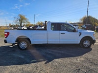 2021 Ford F-150 XL with 156,158 km! Clean history with no accidents See Carfax report linked . Power... (image 3)