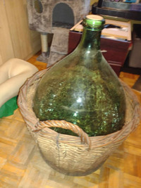 Tourie en verre de marque Verad, fait en Italie. Six gallons. City of Montréal Greater Montréal Preview