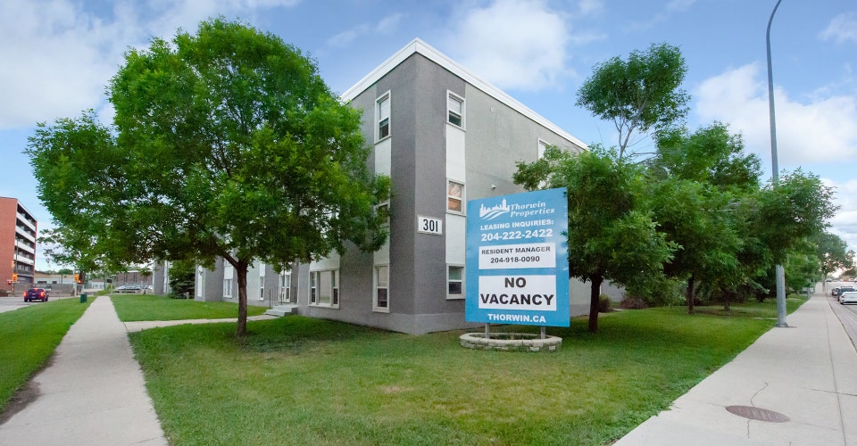 301 Marion Street Spacious 2 Bedroom Suite Apartment for Rent Long