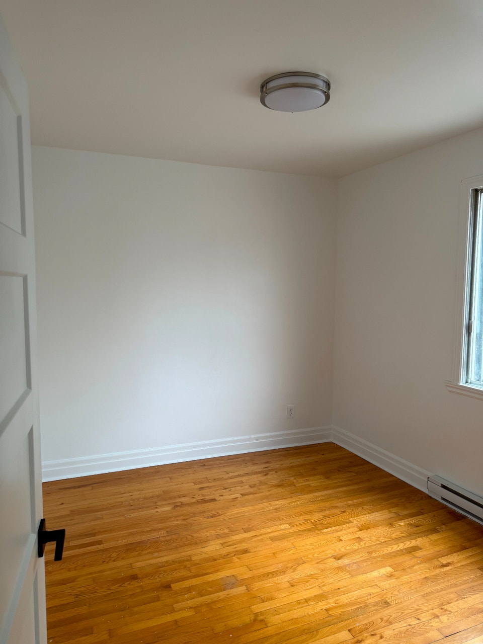 APARTMENT FO RENT 4 1/2 - 700 CREMAZIE E. $1,300 3