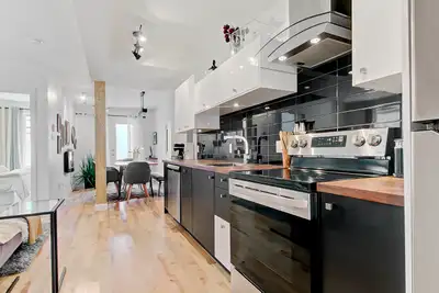 MARS 2026 Style condo - Curetage de qualité/insonorisé en 2021 - 2 entrées indépendantes 2e étage da...