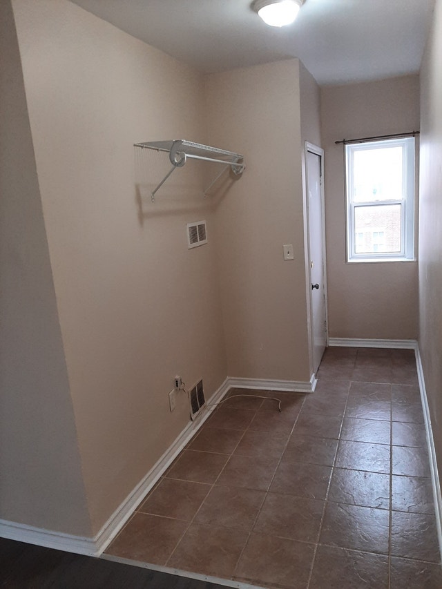 BEAUTIFUL 1 BEDROOM APARTMENT IN BELLEVILLE (UTILITIES INCLUDED) Long