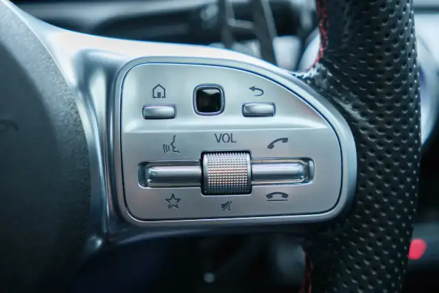2022 Mercedes-Benz A-Class in Cars & Trucks in Markham / York Region - Image 38