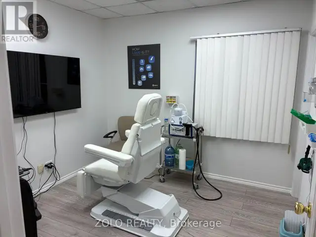 210 - 4600 HIGHWAY 7 W Vaughan (East Woodbridge), Ontario in Commercial & Office Space for Rent in Markham / York Region - Image 10