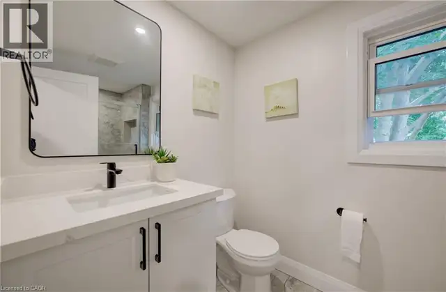 34 MOORE Avenue N Waterloo, Ontario in Houses for Sale in Kitchener / Waterloo - Image 15