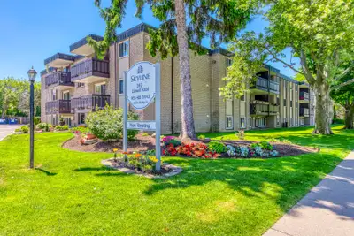 Building Description $1000 OFF FIRST MONTHS RENT FOR MILITARY & EMERGENCY RESPONDERS* *Conditions ap...