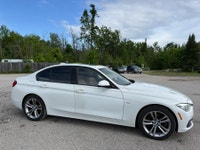 2016 BMW 328D XDRIVE AWD DIESEL ONLY 166,300KM ABSOLUTELY GORGEOUS EGR COOLER REPLACED BY BMW @ 130K... (image 7)