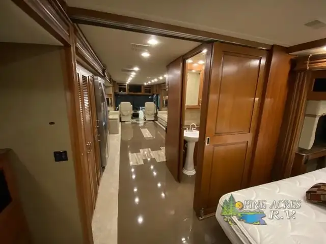 2015 Fleetwood RV Providence 42M only 027,446 Miles in RVs & Motorhomes in Moncton - Image 29
