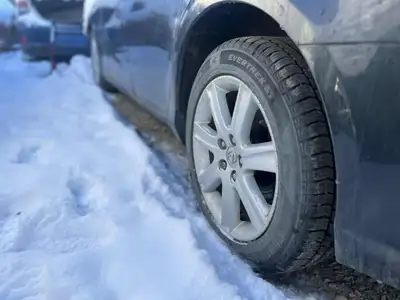 Tire specs *Tire Size: 215/55R17 *Season: Winter *Brand: NOKIAN, General *Bolt Pattern: 5x114.3 *Cen...