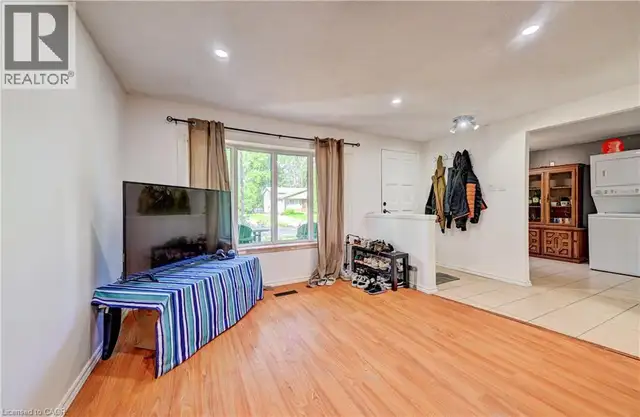 53 HELENE Crescent Waterloo, Ontario in Houses for Sale in Kitchener / Waterloo - Image 10
