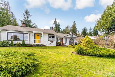 446 Crescent Rd W in Houses for Sale in Parksville / Qualicum Beach