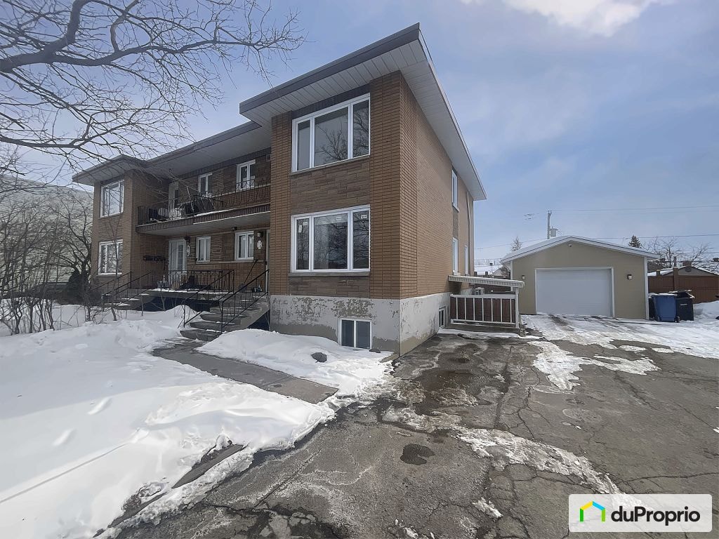 $1,049,000 - Triplex for sale in Vimont — photo 1