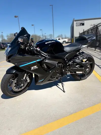 APPLY NOW: https://www.ridecollective.ca/get-pre-approved 2024 SUZUKI GSX-R 600S • High-revving 600c...