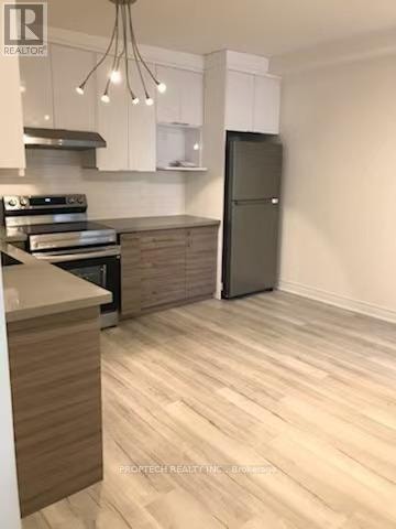 7 - 373 BROADVIEW AVENUE Toronto (North Riverdale), Ontario 2