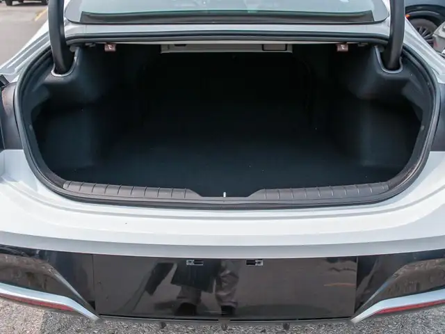 2025 Hyundai Sonata Preferred-Trend Heated & Ventilated Front...5461421020060262410