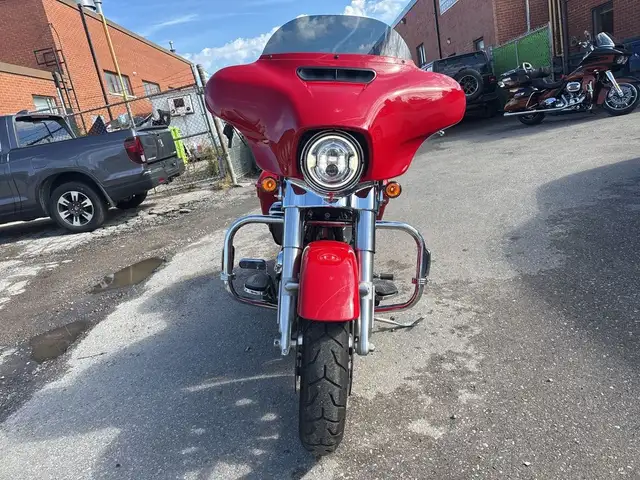 2023 Harley-Davidson Street Glide ~ STREET GLIDE ~ CANANDIAN ~ 1 in Sport Touring in City of Toronto - Image 9