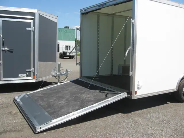 2026 Remorque fermée 8.5X20 galvanisé a chaud DURA MAXX in Cargo & Utility Trailers in City of Montréal - Image 8
