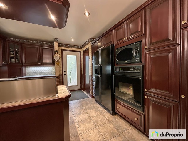 $569,000 - 1 1/2 Storey for sale in St-Lambert-De-Lauzon — photo 3
