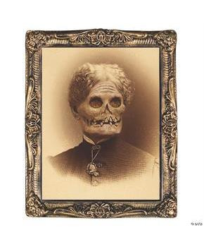 Wanted:  Old Nostalgic/Gothic Style Frames in Other in St. Catharines - Image 3
